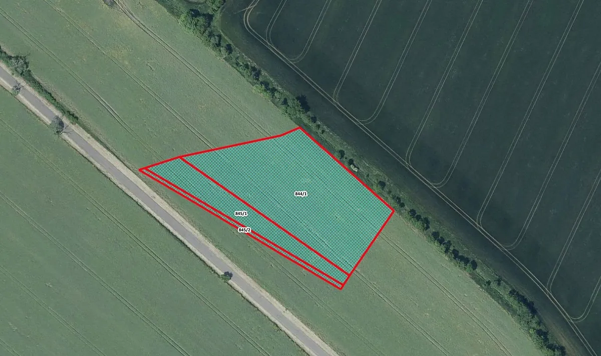 Prodej pole 8290 m²